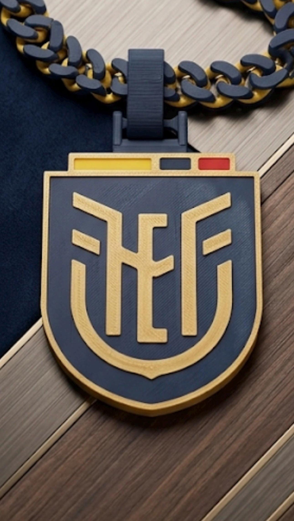 Ecuador La Tricolor Crest Necklace – 3D Printed Football Pendant – Lightweight Ecuador Fan Jewelry – Gift for Soccer Lovers – World Cup Swag