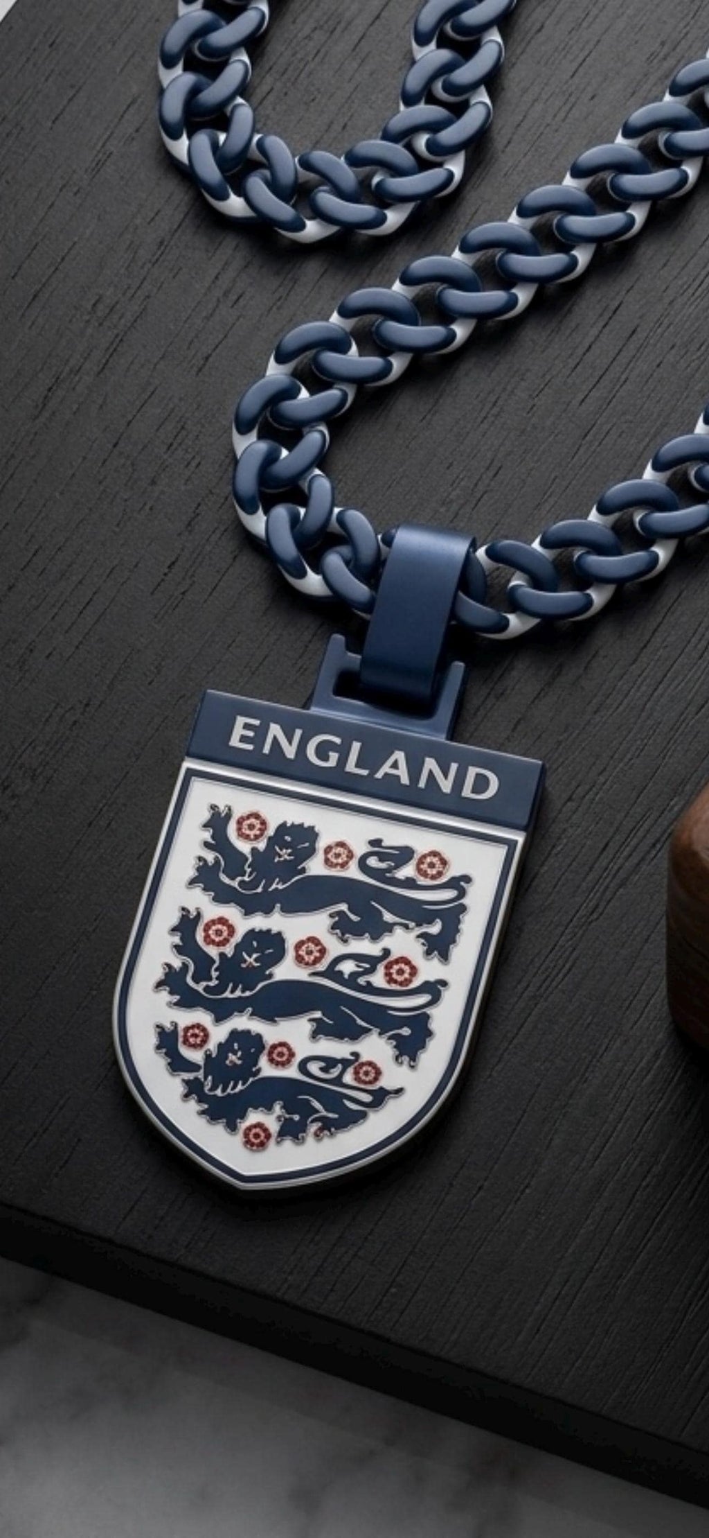 England Necklace – Three Lions Fan Pendant, Lightweight Gift for Football Supporters, 3d printed Handmade Jewelry